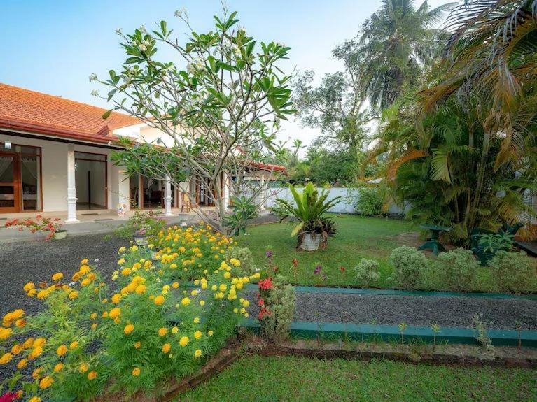 Araliya Villa Moragalla Buitenkant foto